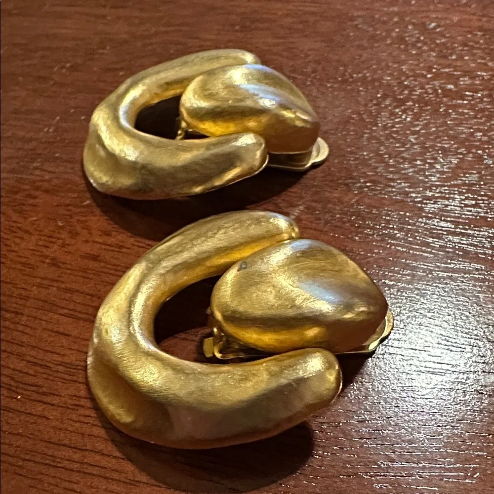 Vintage Chunky Door Knocker Clip on Earrings - Picture 4 of 5